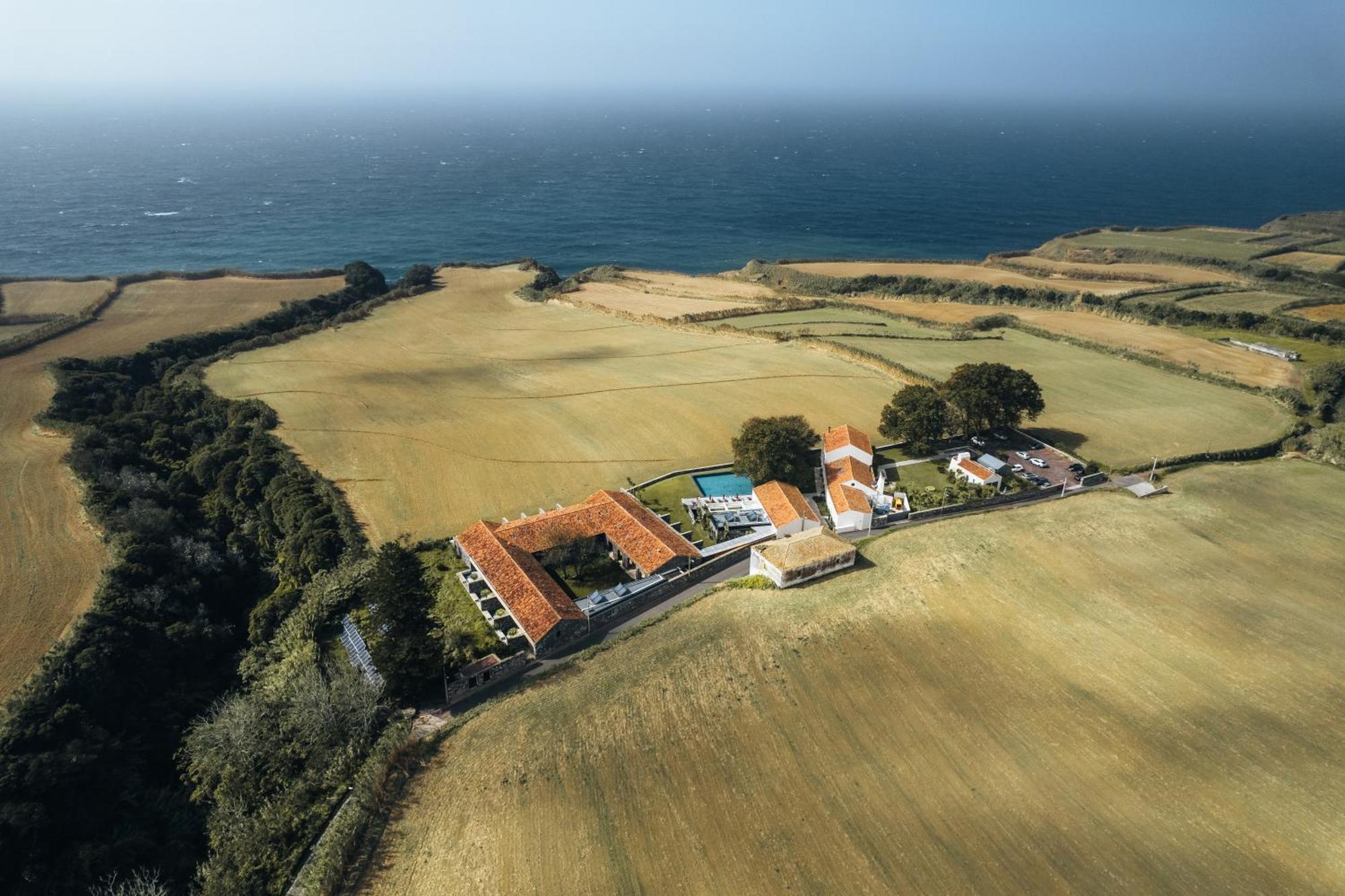 Sensi Azores Nature And Spa Ginetes Luaran gambar Aerial view of the village