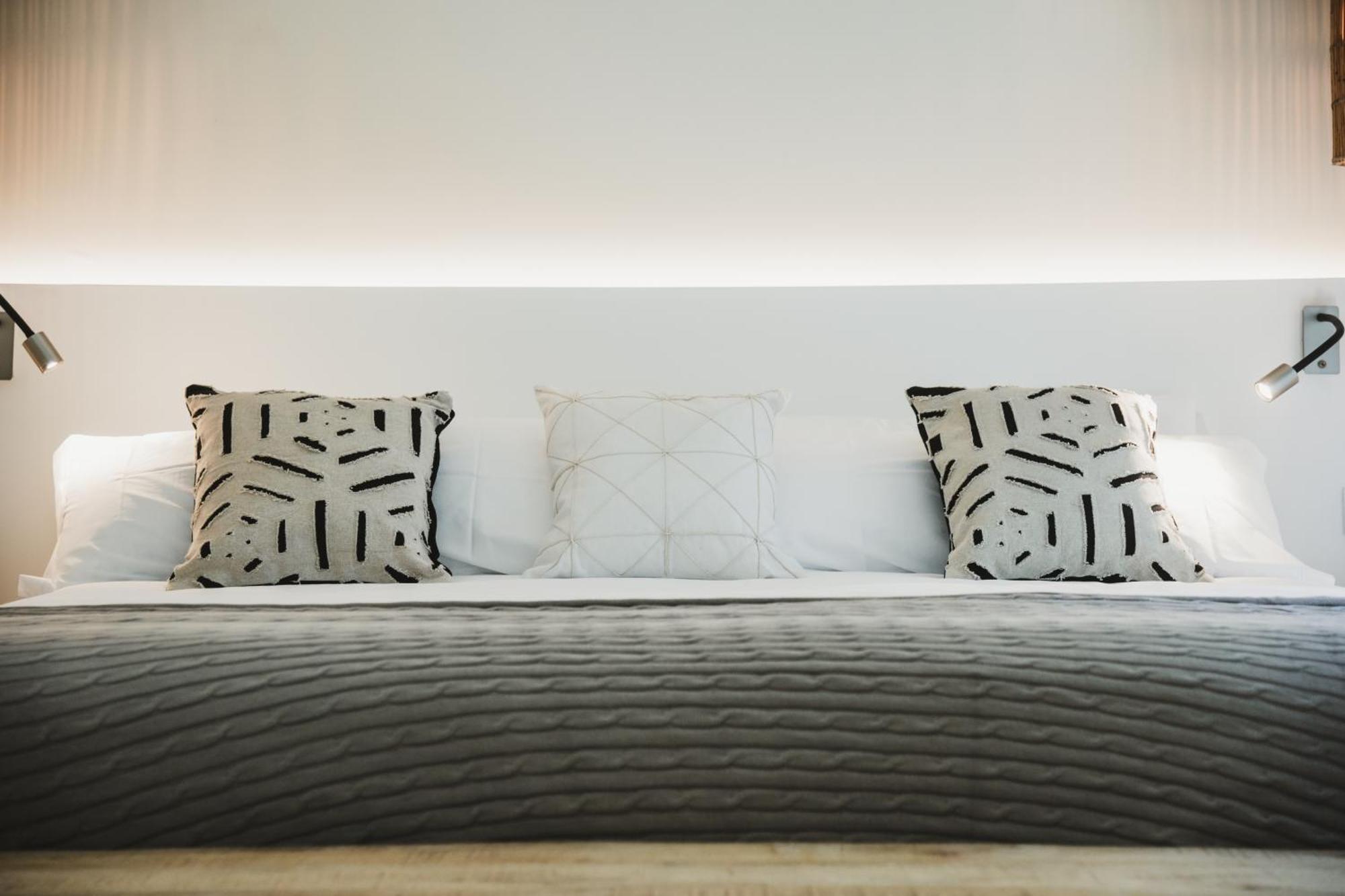 Sensi Azores Nature And Spa Ginetes Bilik gambar A bed with cushions